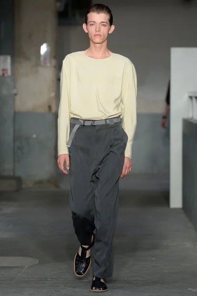 Look 11